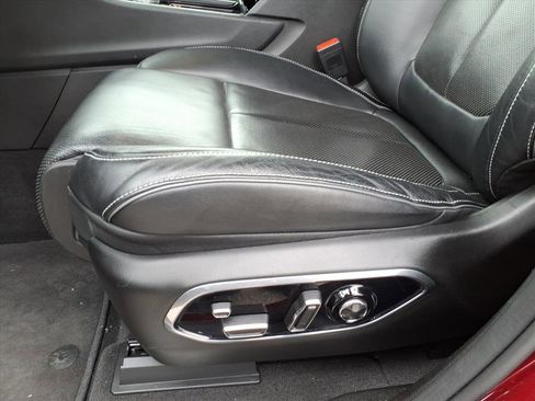 Used 2022 Jeep Grand Cherokee Overland w/ Luxury Tech Group IV image 16