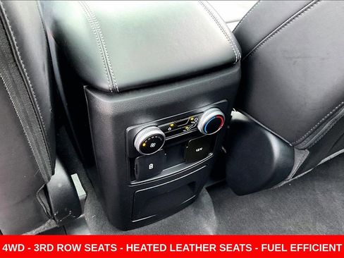 Used 2022 Ford Explorer XLT w/ Equipment Group 202A image 10