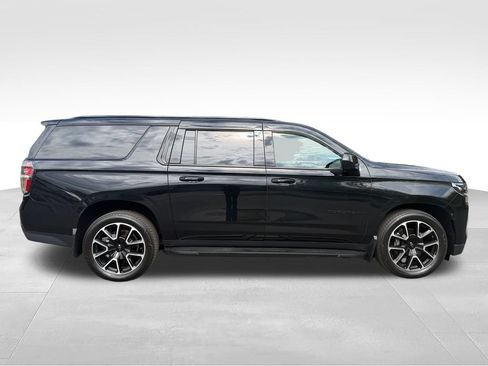 Used 2023 Chevrolet Suburban RST AWD/4WD image 10