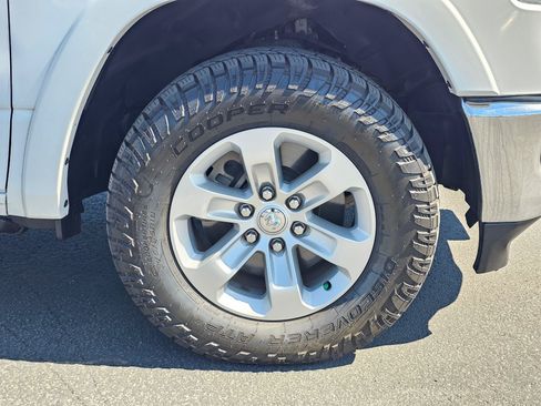 Used 2022 RAM 1500 Laramie AWD/4WD image 9