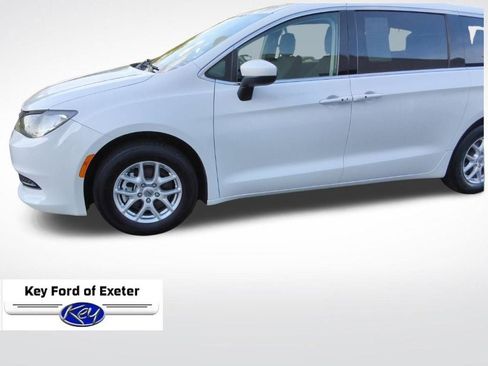 Used 2023 Chrysler Voyager LX FWD image 7