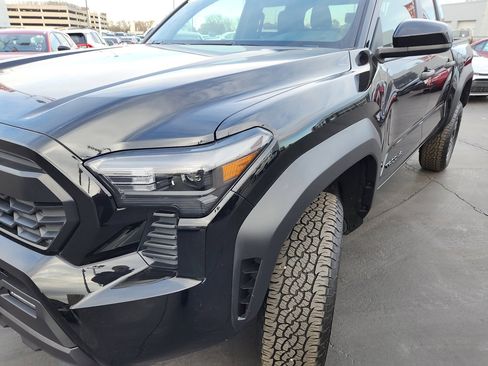 Used 2024 Toyota Tacoma TRD Off-Road image 9