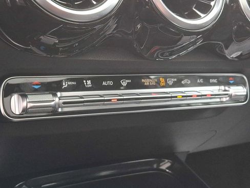 Used 2026 Mercedes-Benz GLB 250 4MATIC image 13