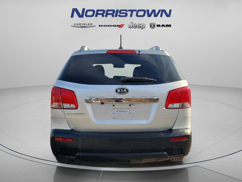 Used 2013 Kia Sorento LX w/ Convenience Pkg image 5