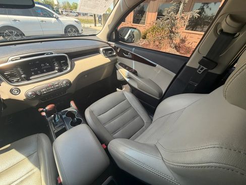 Used 2018 Kia Sorento EX FWD image 50