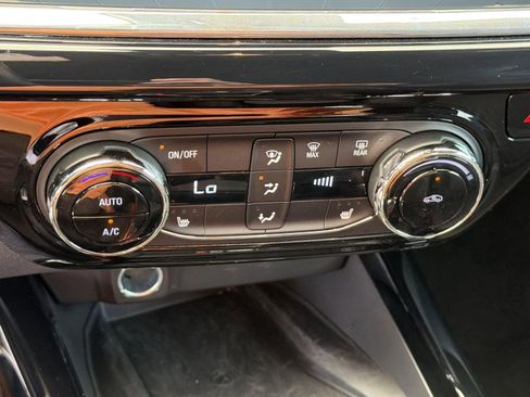 Certified 2025 Chevrolet Trax RS w/ Sunroof Package FWD image 19