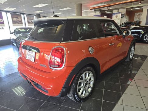 Used 2019 MINI Cooper S w/ Signature Upholstery Package image 4