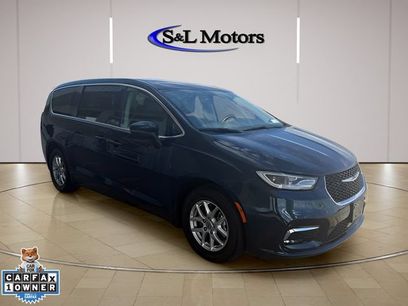 Certified 2023 Chrysler Pacifica Touring-L