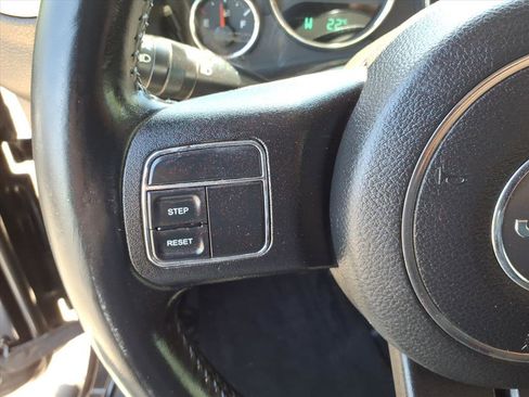 Used 2015 Jeep Wrangler Unlimited Sport w/ Quick Order Package 23S AWD/4WD image 28