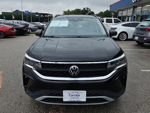 Used 2023 Volkswagen Taos S FWD image 2