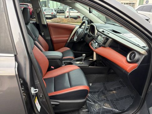 Used 2013 Toyota RAV4 Limited image 32