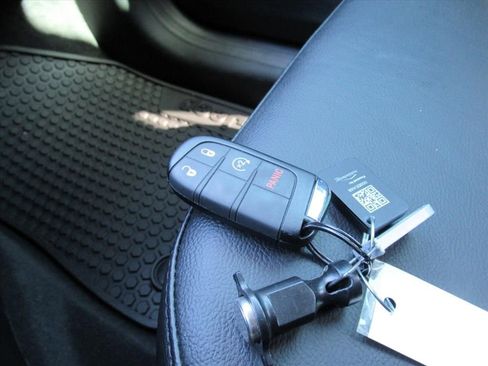 Used 2022 Jeep Compass Trailhawk w/ Trailhawk Convenience Group image 29