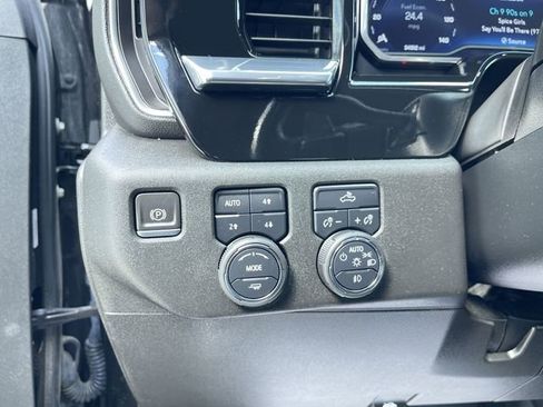 Used 2023 Chevrolet Silverado 1500 RST image 18