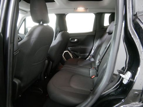 Used 2016 Jeep Renegade Latitude AWD/4WD image 19