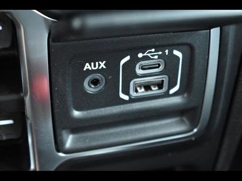 New 2025 Jeep Gladiator Sport image 7