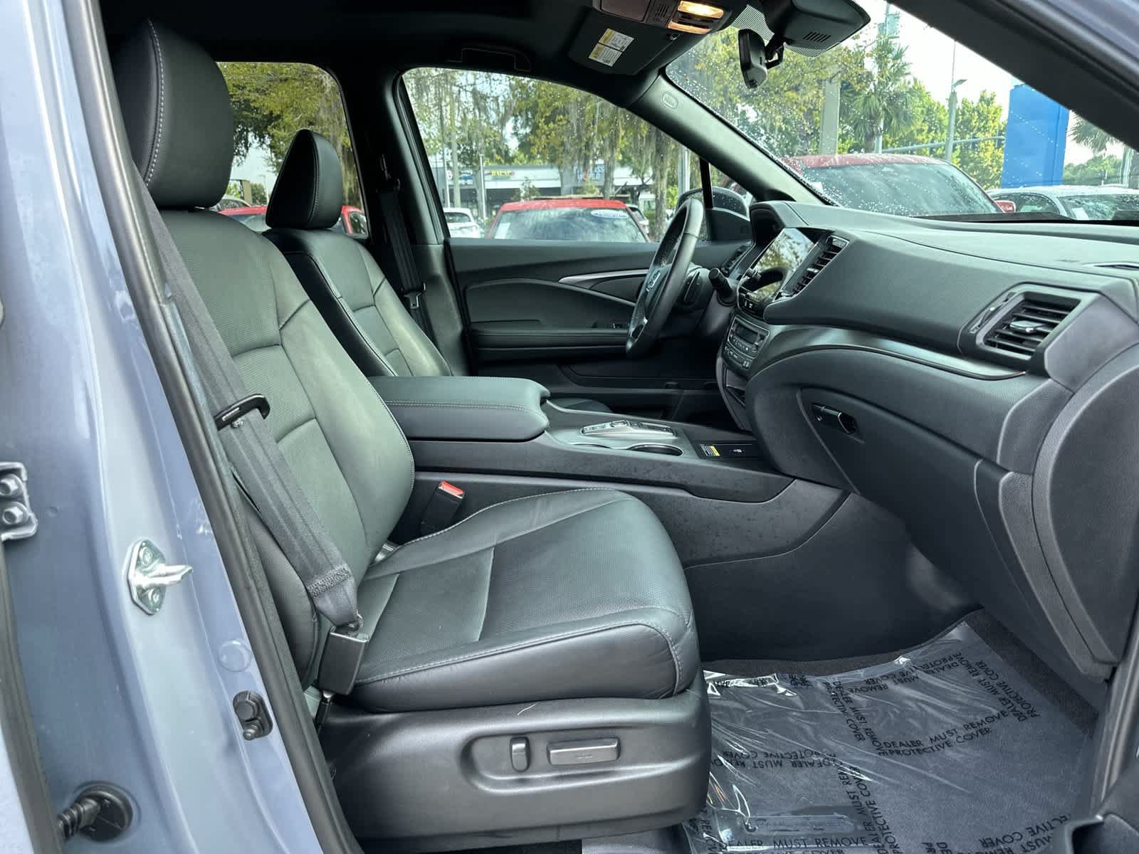 Used 2025 Honda Passport EX-L image 17