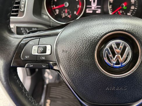 Used 2018 Volkswagen Passat 2.0T R-Line FWD image 33