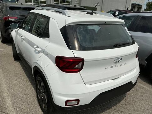 Used 2025 Hyundai Venue SEL FWD image 6