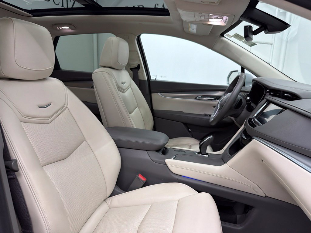 Used 2017 Cadillac XT5 Luxury FWD image 32