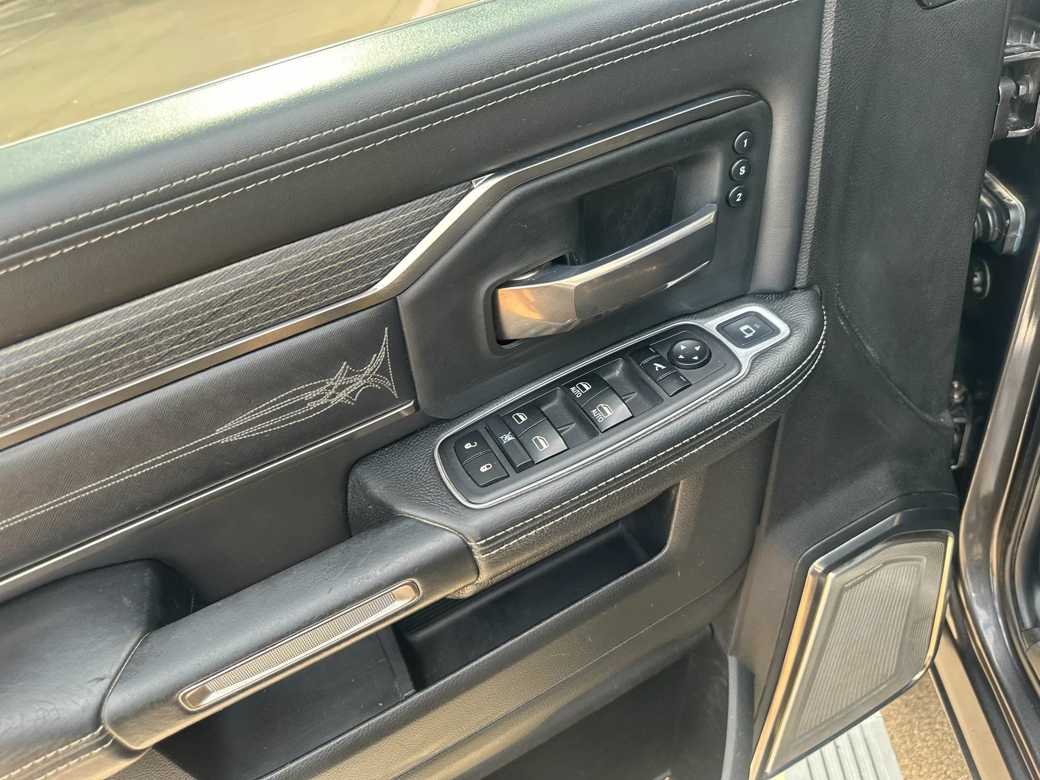 Used 2019 RAM 3500 Limited AWD/4WD image 35
