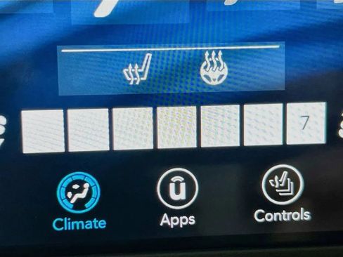 Used 2019 Chrysler Pacifica Touring-L FWD image 20