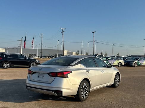 Certified 2025 Nissan Altima 2.5 SV FWD image 22