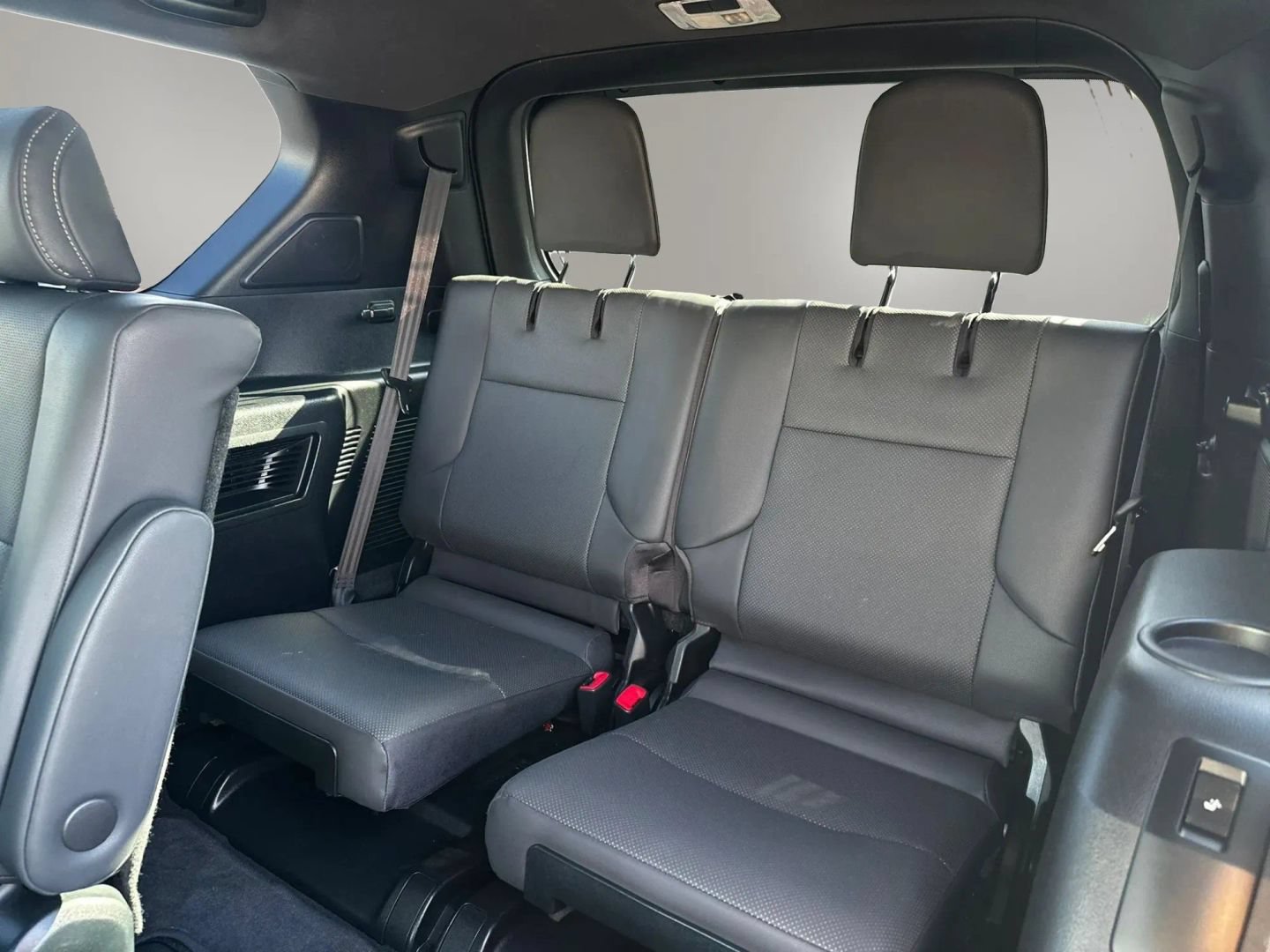 Used 2023 Lexus GX 460 Premium w/ Accessory Package AWD/4WD image 22