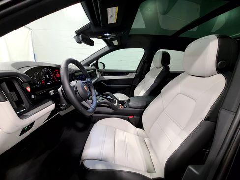New 2026 Porsche Cayenne image 15