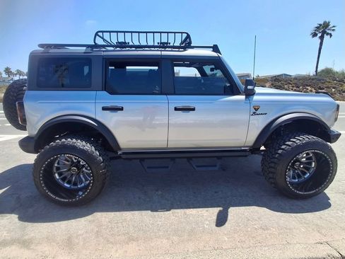 Used 2024 Ford Bronco Badlands AWD/4WD image 5
