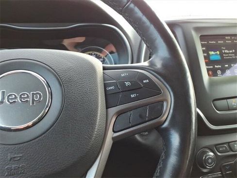 Certified 2020 Jeep Cherokee Latitude Lux w/ Quick Order Package 26H Lux image 22