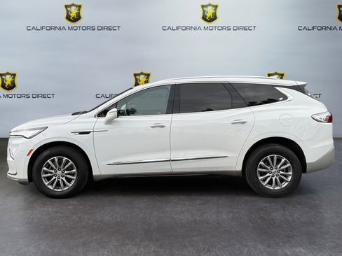 Used 2024 Buick Enclave Premium image 2
