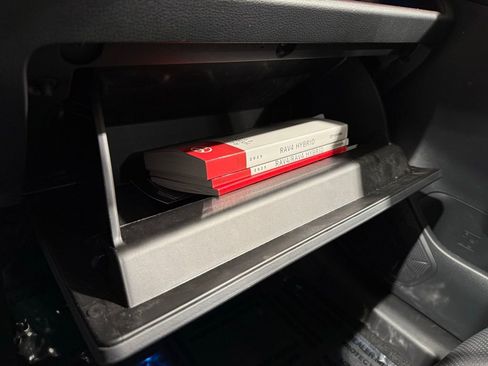 Used 2025 Toyota RAV4 Limited w/ Advanced Technology Package image 30