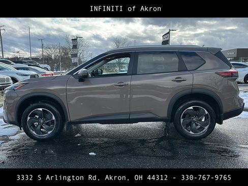 Used 2025 Nissan Rogue SV w/ SV Premium Package image 9