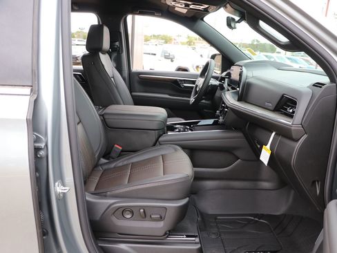 New 2026 Chevrolet Suburban High Country w/ LPO, Get Active Package image 35