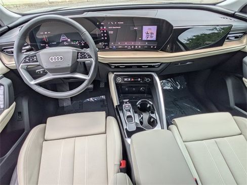 Used 2025 Audi Q5 Premium Plus w/ Premium Plus image 4