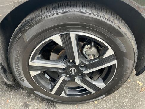 Used 2025 Nissan Sentra SV image 28