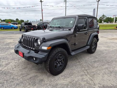 Used 2022 Jeep Wrangler Sport AWD/4WD image 7
