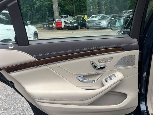 Used 2017 Mercedes-Benz S 550 4MATIC Sedan image 16