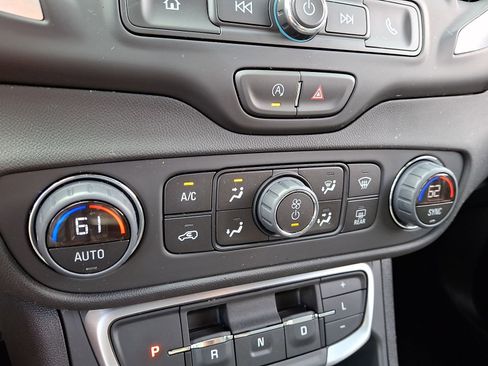 Certified 2024 GMC Terrain SLE w/ Driver Convenience Package image 16