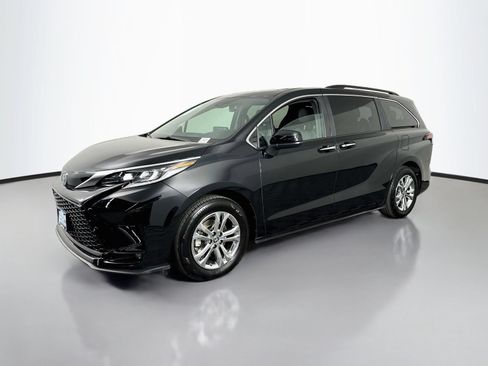 Certified 2023 Toyota Sienna XSE w/ XSE Plus Package AWD/4WD image 3