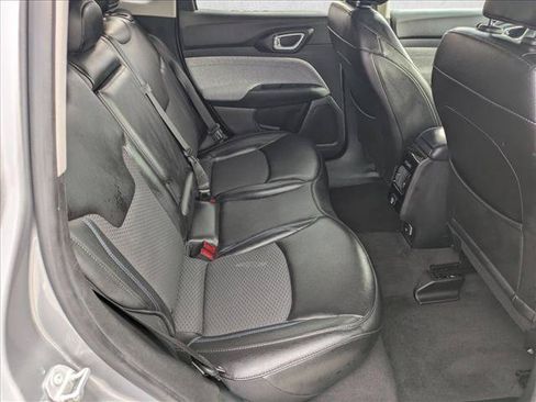 Used 2022 Jeep Compass Latitude FWD image 18