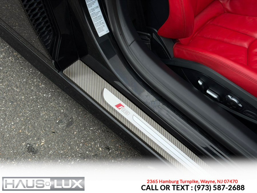 Used 2017 Audi R8 V10 w/ Carbon Exterior Package AWD/4WD image 18