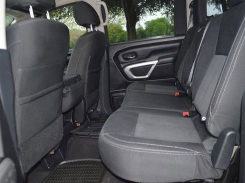 Used 2017 Nissan Titan SV image 20