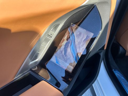 Certified 2025 BMW 740i image 24