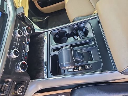 Used 2022 Ford F150 Lariat image 19