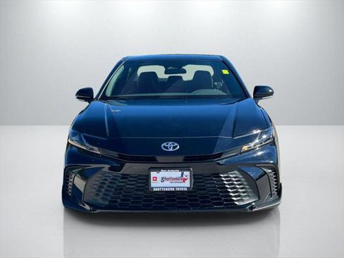 Certified 2025 Toyota Camry SE image 2