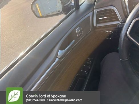 Used 2013 Ford Fusion Titanium w/ Titanium Driver Assist Pkg image 11