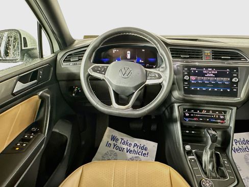 Used 2023 Volkswagen Tiguan SE AWD/4WD image 21