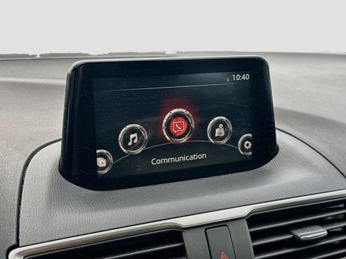 Used 2018 MAZDA MAZDA3 Touring FWD image 21