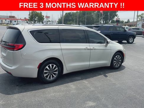 Used 2021 Chrysler Pacifica Touring-L FWD image 8
